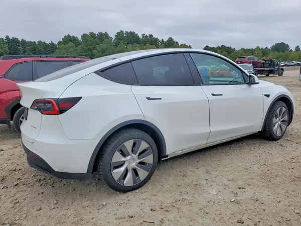 5YJYGDEE9MF075183 — 2021 Tesla Model Y, zdjęcie 3 z Copart, Uszkodzenia podwozia