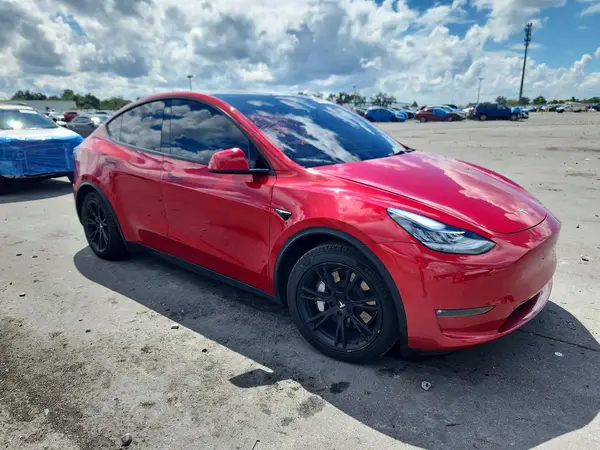 5YJYGDEE2MF294552 — 2021 Tesla Model Y, photo 4 from Copart, Minor dents and scratches
