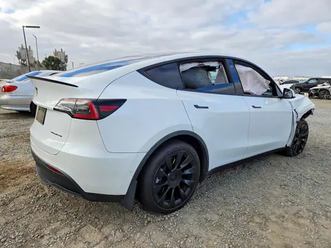 2021 Tesla Model Y VIN 5YJYGDEE3MF282829 фото 3