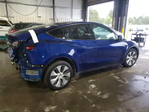 5YJYGDEE6MF176729 — 2021 Tesla Model Y, photo 3 from Copart, Rear end
