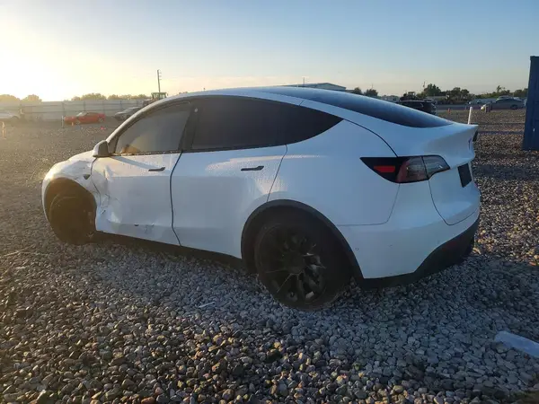 5YJYGDEE5MF173806 — 2021 Tesla Model Y, photo 2 from Copart, Side