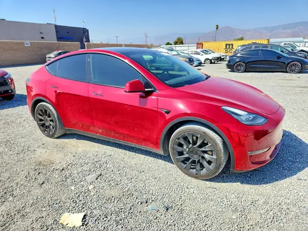 5YJYGAEE8MF222754 — 2021 Tesla Model Y, photo 4 from Copart 30.09.2026, Hail
