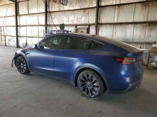 5YJYGDEFXMF245656 — 2021 Tesla Model Y, photo 2 from Copart, Front end