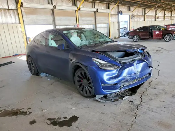 5YJYGDEFXMF245656 — 2021 Tesla Model Y, photo 4 from Copart, Front end