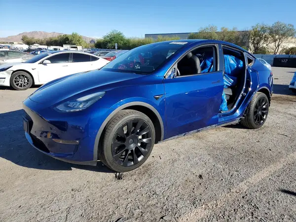 5YJYGAEE3MF287303 Tesla Model Y 2021 — uszkodzenie Bok, zdjęcie przed naprawą