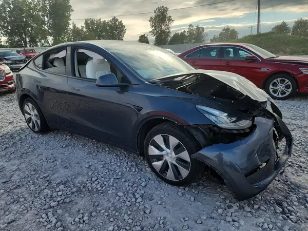 5YJYGDEE8MF189319 — 2021 Tesla Model Y, zdjęcie 4 z Copart, Przód