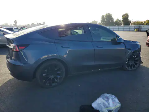 5YJYGDEE3MF078239 — 2021 Tesla Model Y, фото 3 з Copart 26.10.2026, Передня частина
