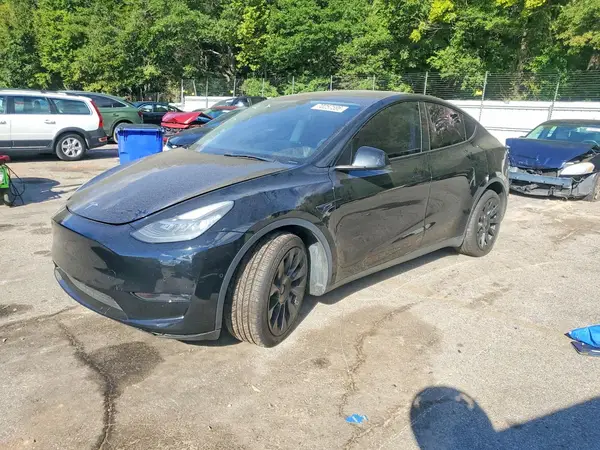 5YJYGDEE9MF173145 Tesla Model Y 2021 — повреждение Боковая часть, фото до ремонта