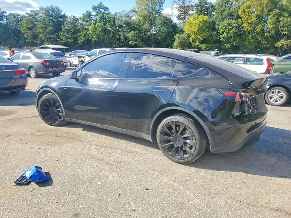 5YJYGDEE9MF173145 — 2021 Tesla Model Y, фото 2 с аукциона Copart 02.10.2026, Боковая часть