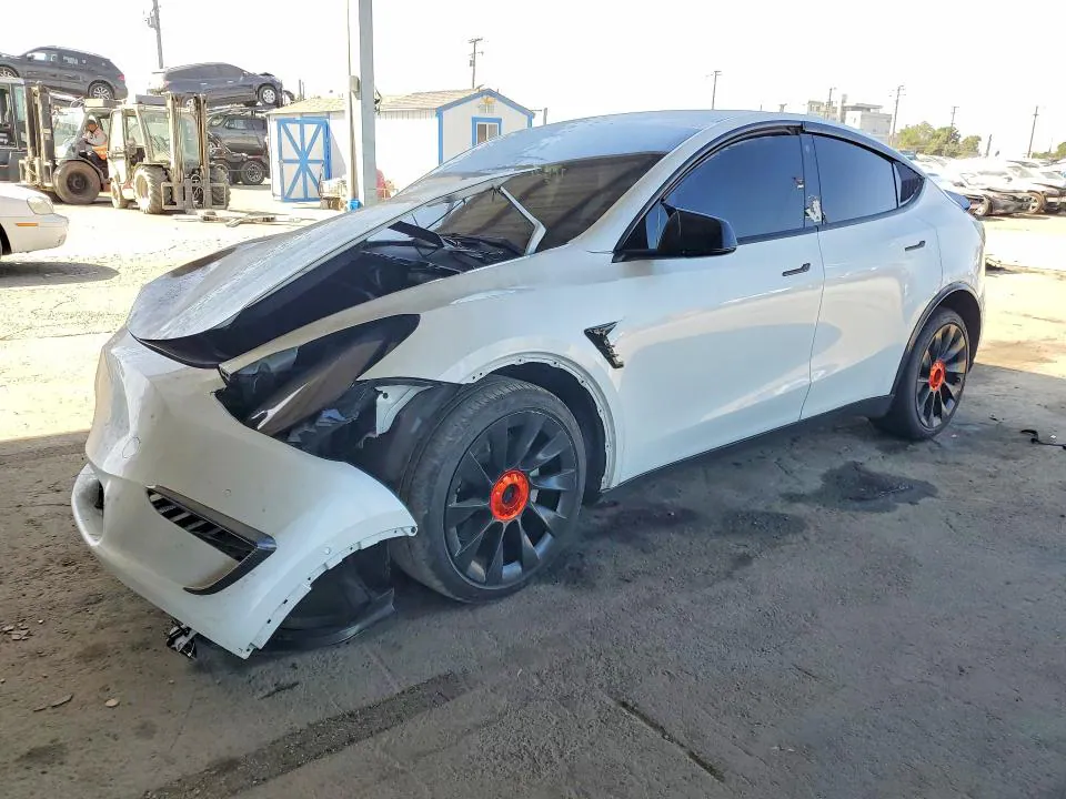 2021 Tesla Model Y VIN 5YJYGDEE6MF212760 фото 1
