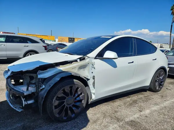5YJYGDEF7MF211822 Tesla Model Y 2021 — Front end damage, before-repair photo