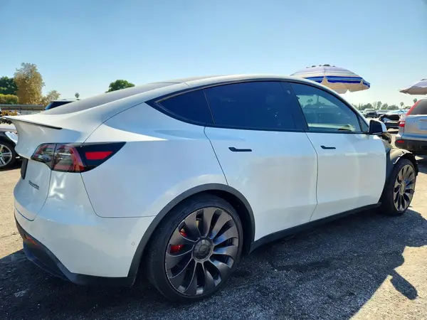 5YJYGDEF7MF211822 — 2021 Tesla Model Y, photo 3 from Copart, Front end