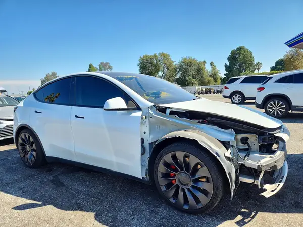 5YJYGDEF7MF211822 — 2021 Tesla Model Y, photo 4 from Copart, Front end