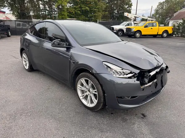 5YJYGDEE2MF200511 Tesla Model Y 2021 — повреждение Естественный износ, фото до ремонта
