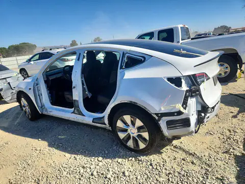 2021 Tesla Model Y VIN 5YJYGDEE8MF232010 фото 2