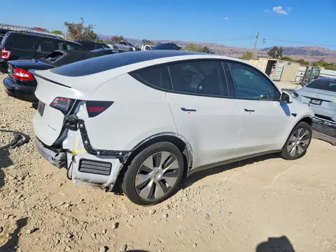 2021 Tesla Model Y VIN 5YJYGDEE8MF232010 фото 3