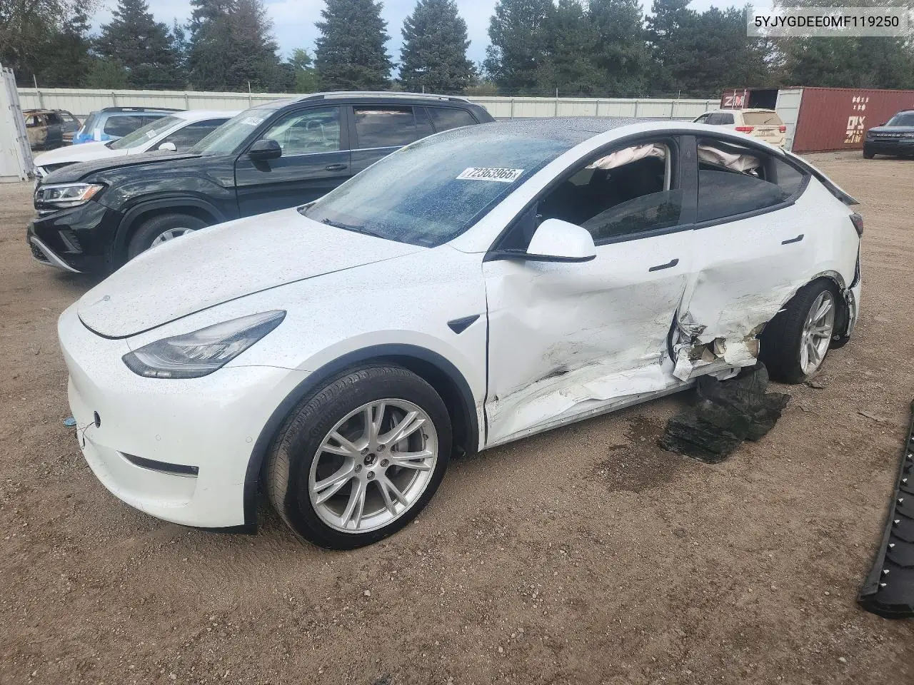 2021 Tesla Model Y VIN 5YJYGDEE0MF119250 фото 1