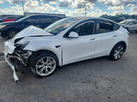 5YJYGDEE1MF265723 — 2021 Tesla Model Y, Передня частина, фото до ремонту