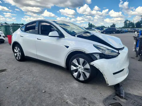 5YJYGDEE1MF265723 — 2021 Tesla Model Y, zdjęcie 4 z Copart 27.10.2026, Przód