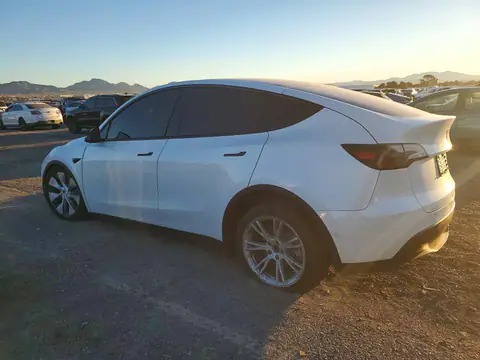 5YJYGDEE0MF174703 — 2021 Tesla Model Y, photo 2 from Copart 20.10.2026, Front end