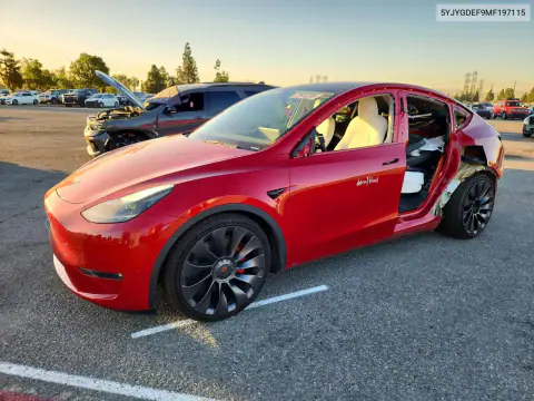 5YJYGDEF9MF197115 — 2021 Tesla Model Y, Parte delantera, fotos antes de reparar