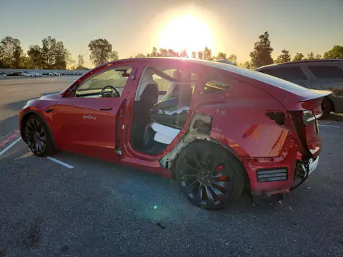 5YJYGDEF9MF197115 — 2021 Tesla Model Y, photo 2 from Copart, Front end