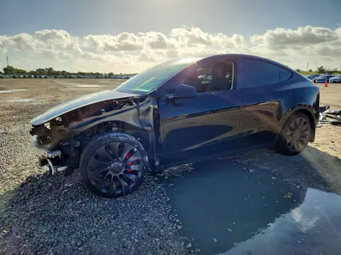 5YJYGDEF7MF252516 Tesla Model Y 2021 — Front end damage, before-repair photo