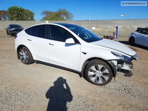 5YJYGDEE6MF241319 — 2021 Tesla Model Y, zdjęcie 4 z Copart, Przód