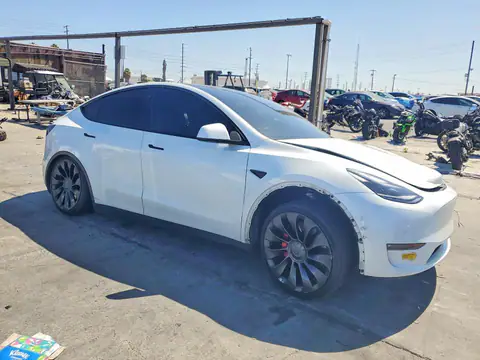 7SAYGDEF8NF484580 — 2022 Tesla Model Y, zdjęcie 4 z Copart 30.09.2026, Bok