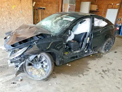 7SAYGAEE4NF361896 Tesla Model Y 2022 — All-over damage damage, before-repair photo