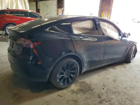 7SAYGAEE4NF361896 — 2022 Tesla Model Y, фото 3 з Copart 24.09.2026, Пошкодження з усіх боків