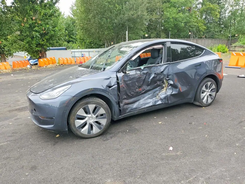 7SAYGDEE8NF454714 Tesla Model Y 2022 — uszkodzenie Bok, zdjęcie przed naprawą
