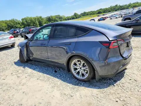 7SAYGDEE4NF487712 — 2022 Tesla Model Y, фото 2 с аукциона Copart, опрокидывание