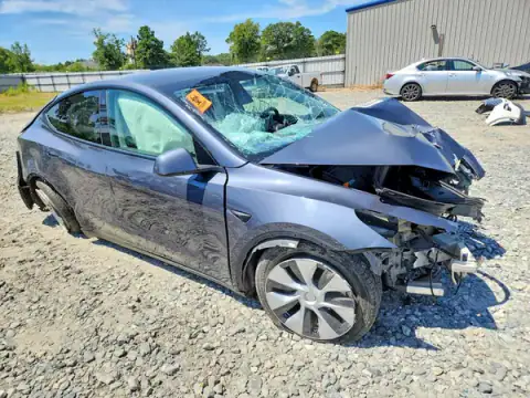 7SAYGDEE4NF487712 — 2022 Tesla Model Y, фото 4 с аукциона Copart, опрокидывание