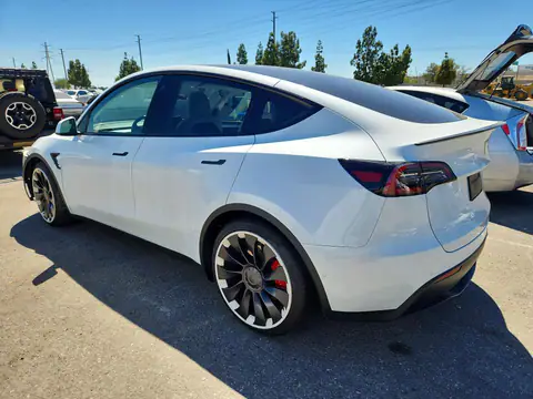 7SAYGDEF8NF538346 — 2022 Tesla Model Y, фото 2 з Copart 20.10.2026, Передня частина