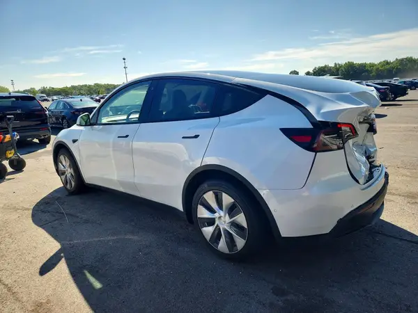7SAYGDEE9NF310945 — 2022 Tesla Model Y, фото 2 с аукциона Copart, Задняя часть