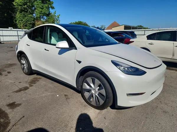 7SAYGDEE9NF310945 — 2022 Tesla Model Y, фото 4 с аукциона Copart, Задняя часть