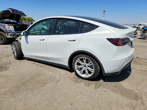 7SAYGDEE6NF438415 — 2022 Tesla Model Y, foto 2 de Copart 30.10.2026, Parte delantera