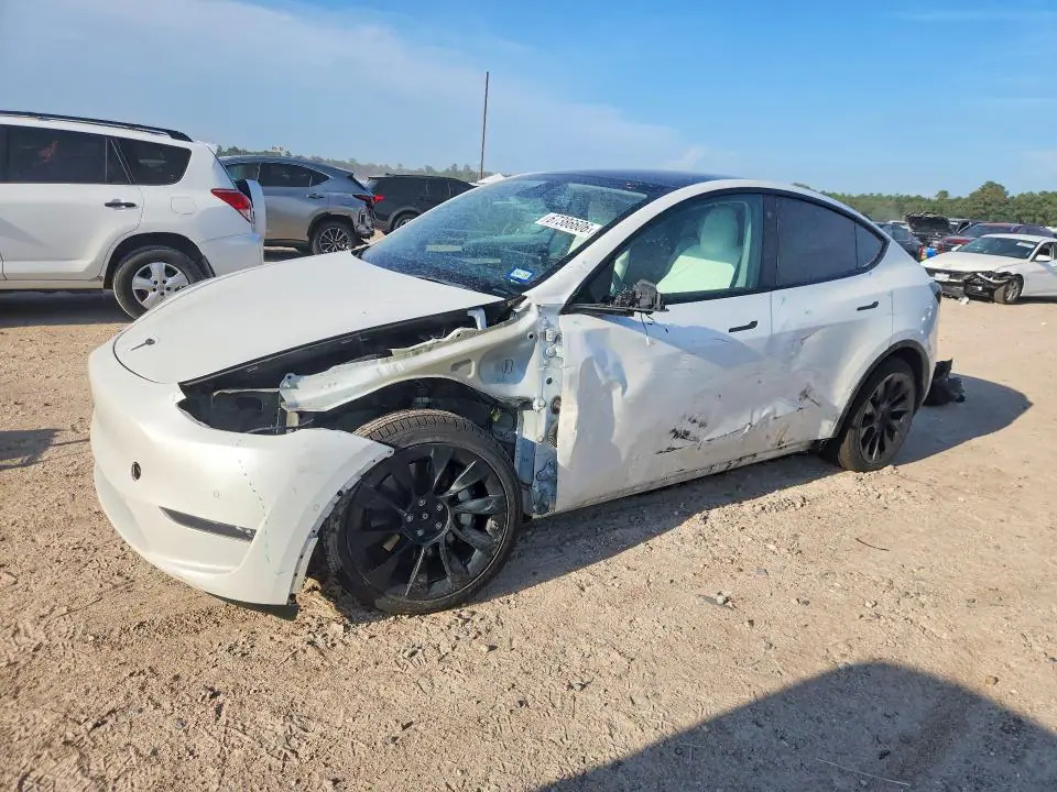 7SAYGAEE5NF539072 Tesla Model Y 2022 — пошкодження Передня частина, фото до ремонту