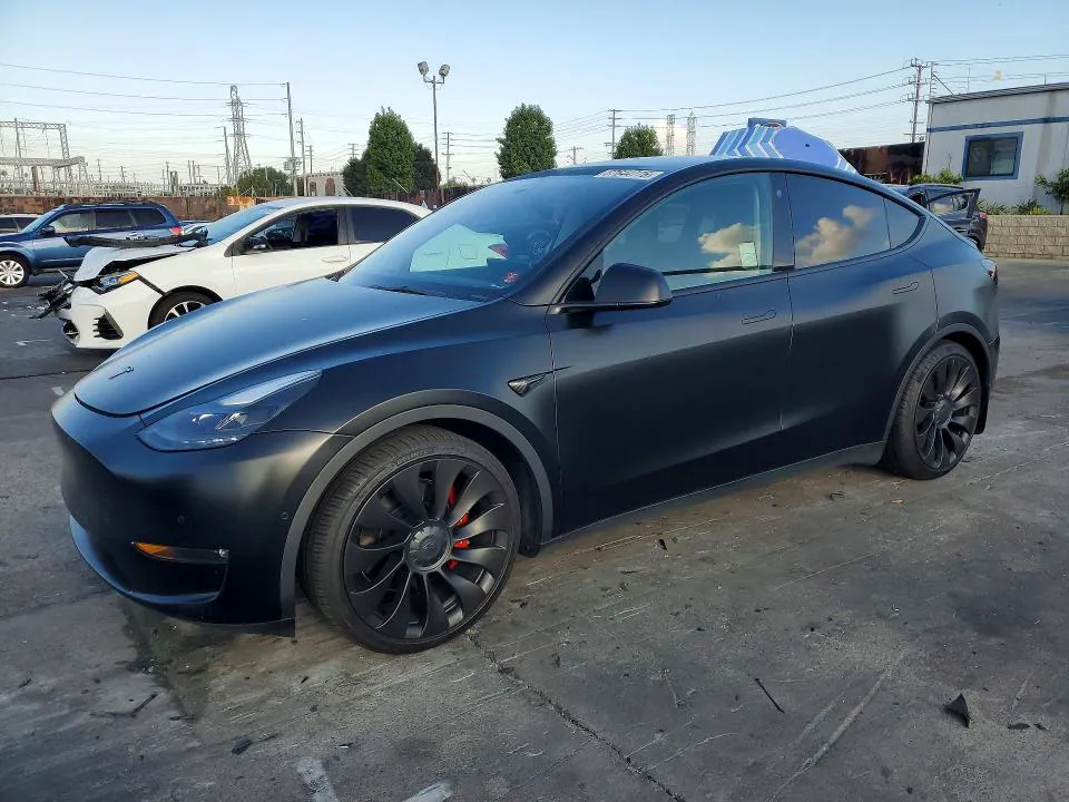 2022 Tesla Model Y VIN 7SAYGDEF9NF328547 фото 1
