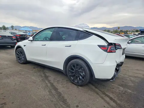 2022 Tesla Model Y VIN 7SAYGDEE7NA010804 фото 2