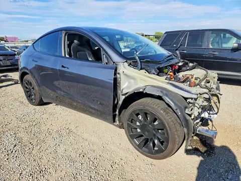7SAYGAEE8NF420335 — 2022 Tesla Model Y, foto 4 de Copart 27.10.2026, Parte delantera
