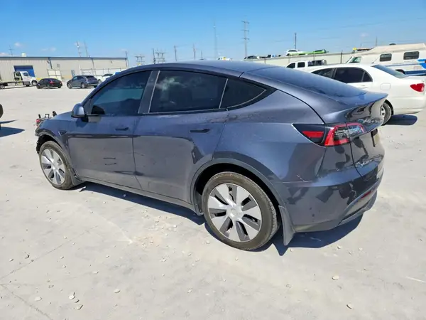 7SAYGDEE2NA015408 — 2022 Tesla Model Y, фото 2 с аукциона Copart, Передняя часть