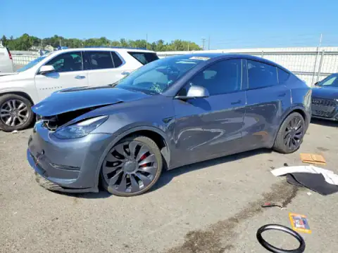 7SAYGDEF2NF396348 — 2022 Tesla Model Y, Parte delantera (Front End), fotos antes de reparar
