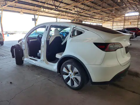 7SAYGDEE5NF512262 — 2022 Tesla Model Y, foto 10 de Copart 20.10.2026, Parte delantera