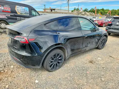 7SAYGDEE2NF314299 — 2022 Tesla Model Y, photo 3 from Copart 22.09.2026, Rear end
