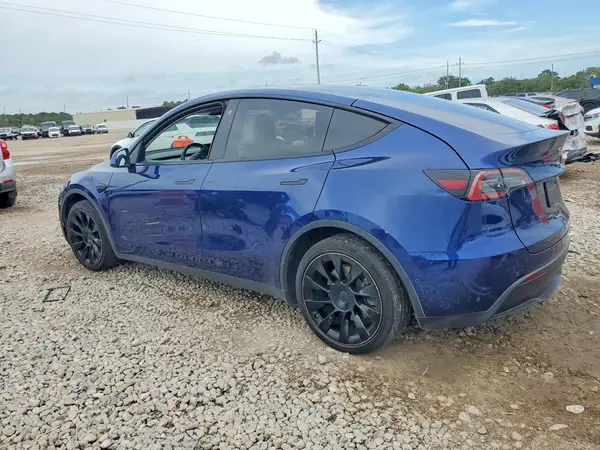 7SAYGDEE2NF480824 — 2022 Tesla Model Y, фото 2 с аукциона Copart 01.10.2026, Мелкие вмятины и царапины
