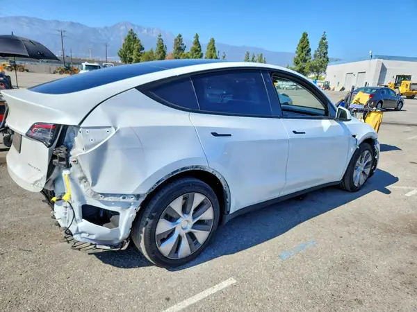 7SAYGDEE6NF445848 — 2022 Tesla Model Y, photo 3 from Copart, Front end