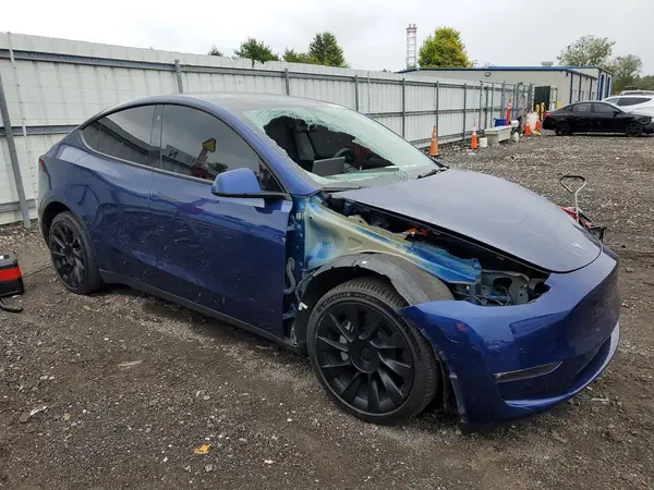 7SAYGDEE0NF386019 — 2022 Tesla Model Y, фото 4 с аукциона Copart, Передняя часть