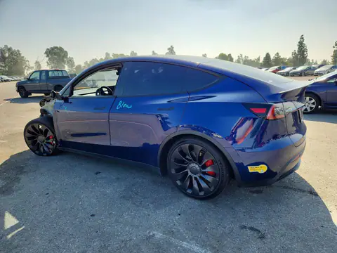 7SAYGDEF9NF501547 — 2022 Tesla Model Y, foto 2 de Copart 27.10.2026, Parte delantera